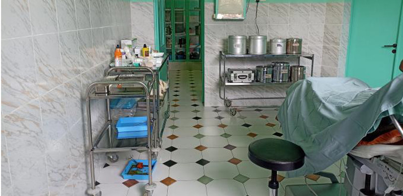 Chirurdzy i anestezjolodzy wykonują różne rodzaje zabiegów