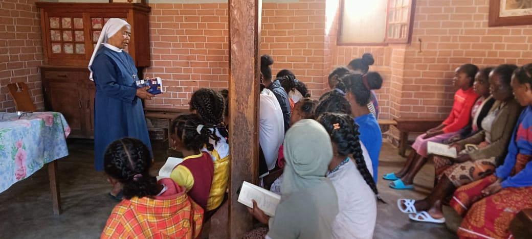 Różaniec codziennie o godz. 16.00 i katecheza dla chorych raz w tygodniu